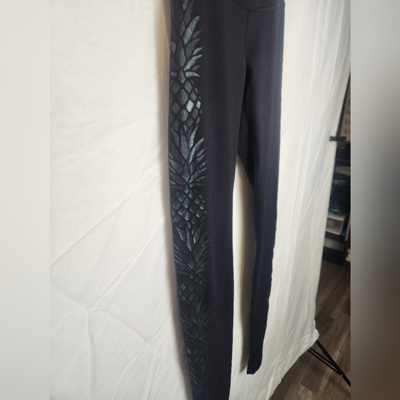 Lululemon Leggings Limited edition Pineapple Print Size 2 - Picture 6 of 9